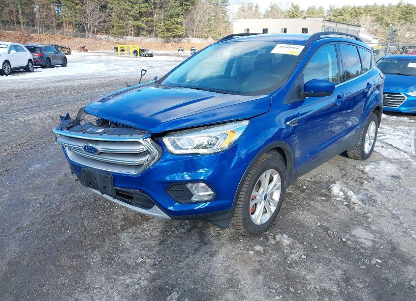 Photo 2 of 2017 Ford Escape SE (VIN 1FMCU9G9XHUB70960)