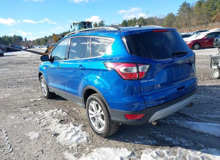 Photo 3 of 2017 Ford Escape SE (VIN 1FMCU9G9XHUB70960)