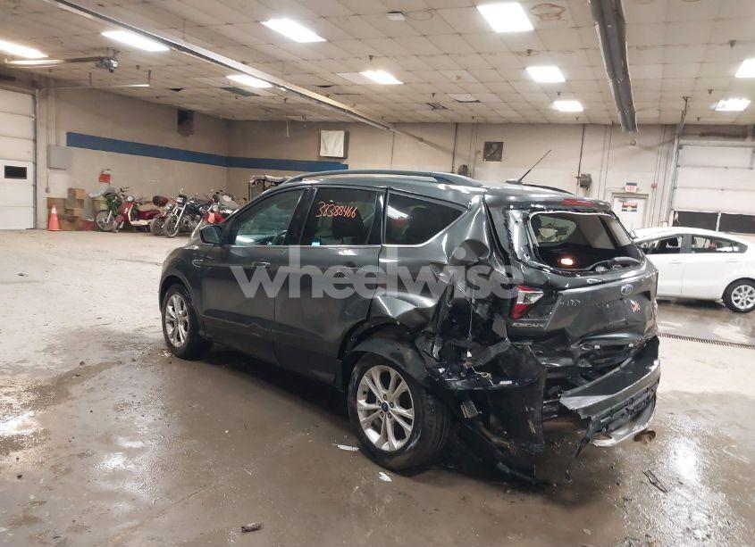 Photo 3 of 2017 Ford Escape SE (VIN 1FMCU9G9XHUB71008)