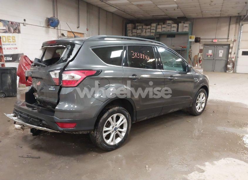 Photo 4 of 2017 Ford Escape SE (VIN 1FMCU9G9XHUB71008)