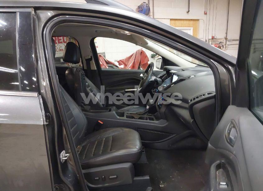 Photo 5 of 2017 Ford Escape SE (VIN 1FMCU9G9XHUB71008)