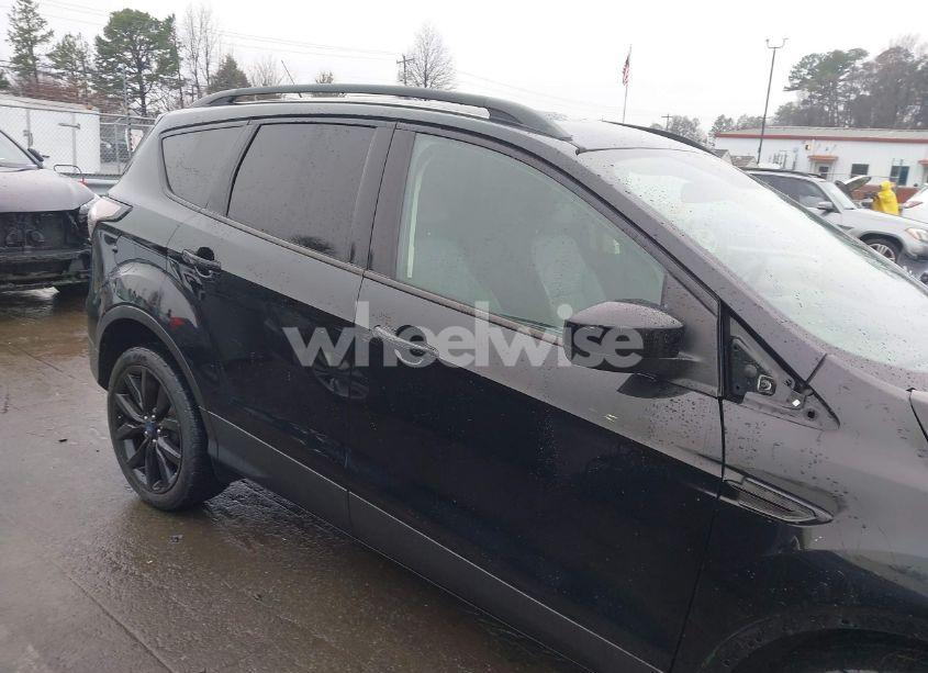 Photo 14 of 2017 Ford Escape SE (VIN 1FMCU9G9XHUB98676)