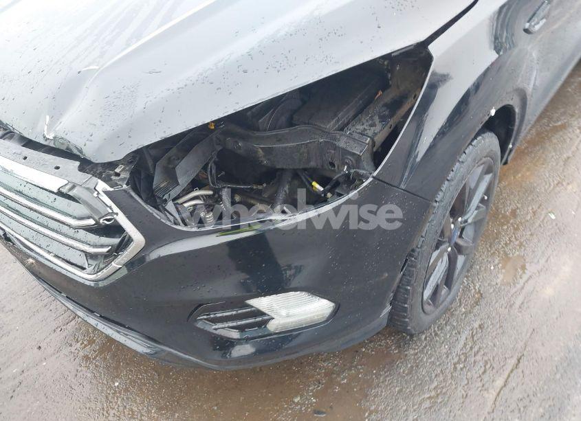 Photo 18 of 2017 Ford Escape SE (VIN 1FMCU9G9XHUB98676)