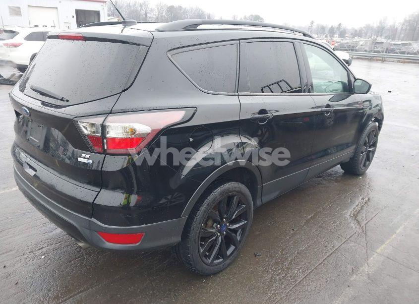 Photo 4 of 2017 Ford Escape SE (VIN 1FMCU9G9XHUB98676)