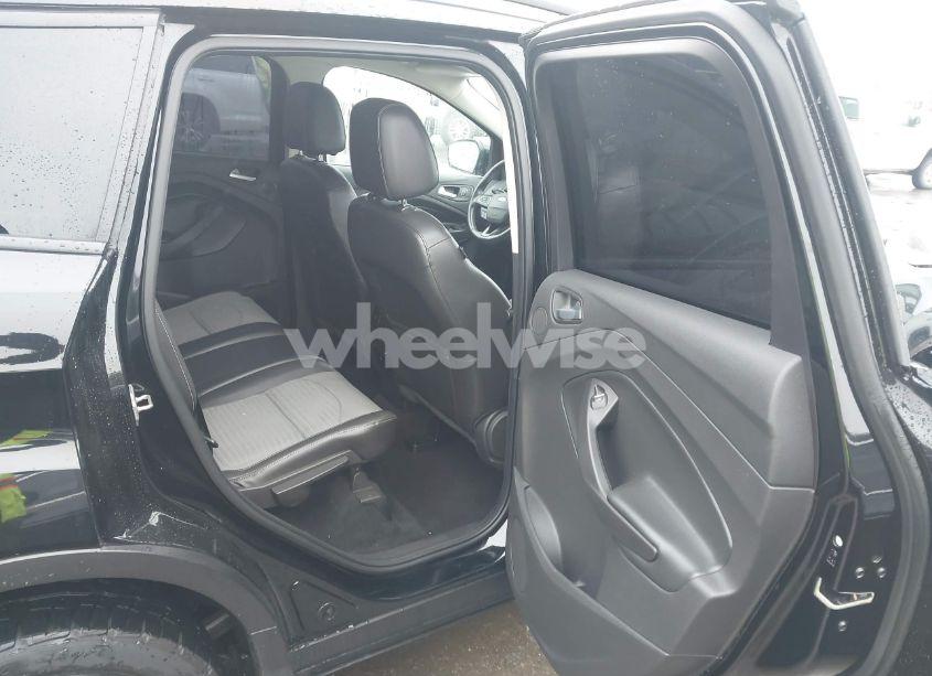 Photo 8 of 2017 Ford Escape SE (VIN 1FMCU9G9XHUB98676)