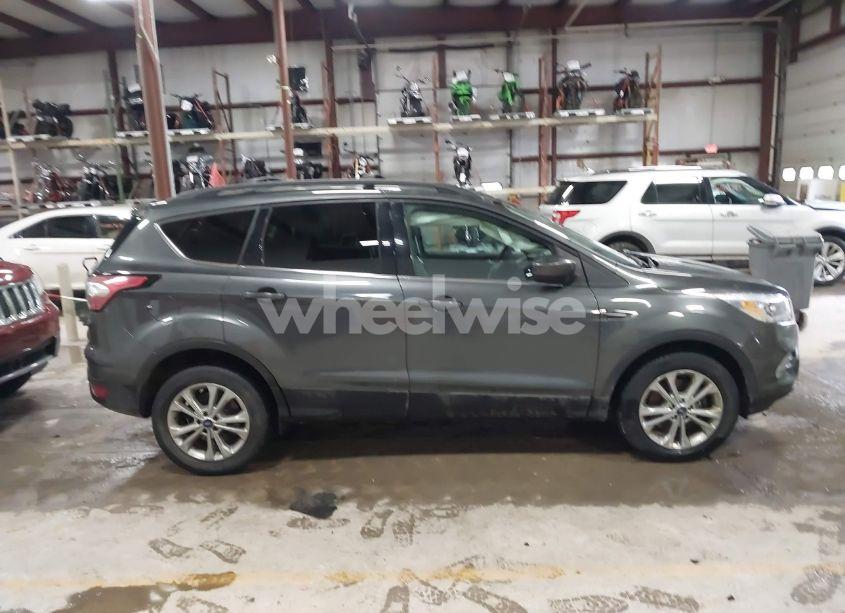 Photo 13 of 2017 Ford Escape SE (VIN 1FMCU9G9XHUC36018)