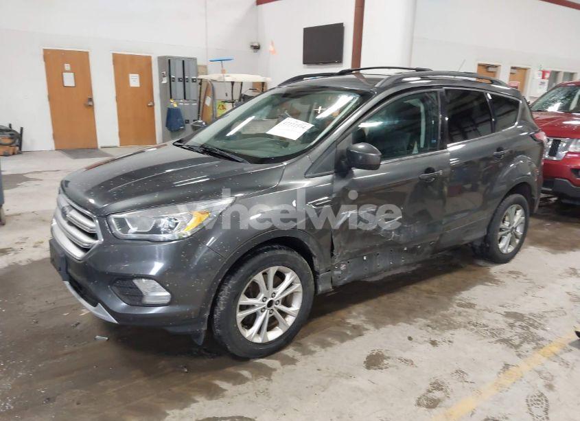 Photo 2 of 2017 Ford Escape SE (VIN 1FMCU9G9XHUC36018)