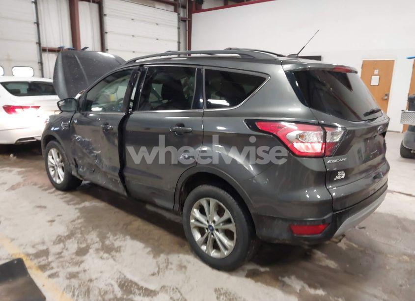 Photo 3 of 2017 Ford Escape SE (VIN 1FMCU9G9XHUC36018)
