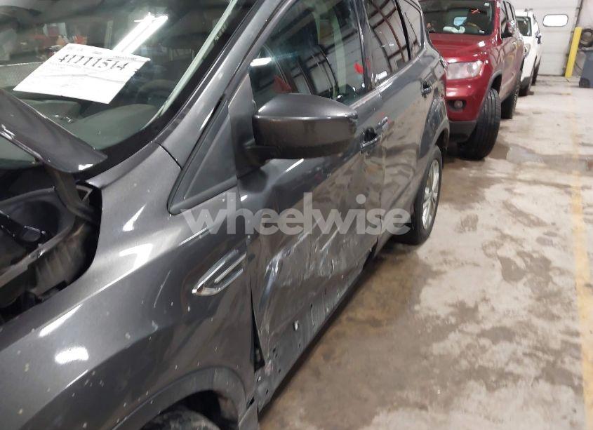 Photo 6 of 2017 Ford Escape SE (VIN 1FMCU9G9XHUC36018)