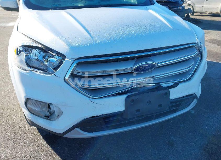 Photo 6 of 2017 Ford Escape SE (VIN 1FMCU9G9XHUD37429)