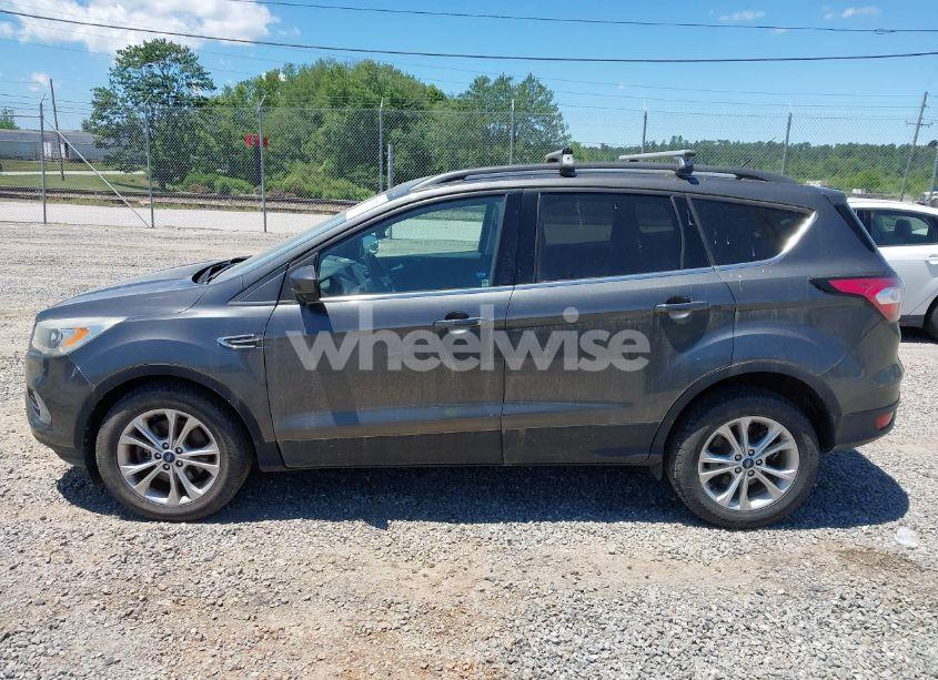 Photo 14 of 2017 Ford Escape SE (VIN 1FMCU9G9XHUD90910)