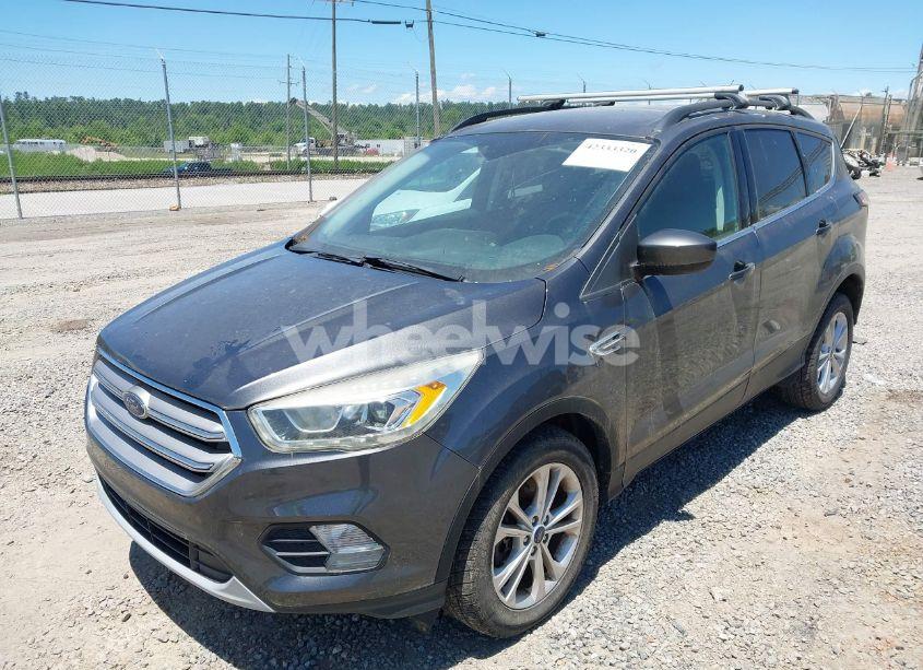 Photo 2 of 2017 Ford Escape SE (VIN 1FMCU9G9XHUD90910)