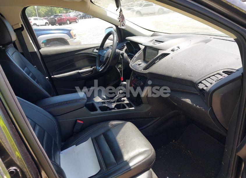 Photo 5 of 2017 Ford Escape SE (VIN 1FMCU9G9XHUD90910)