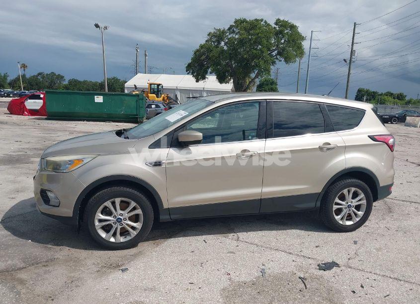 Photo 14 of 2017 Ford Escape SE (VIN 1FMCU9G9XHUF11239)