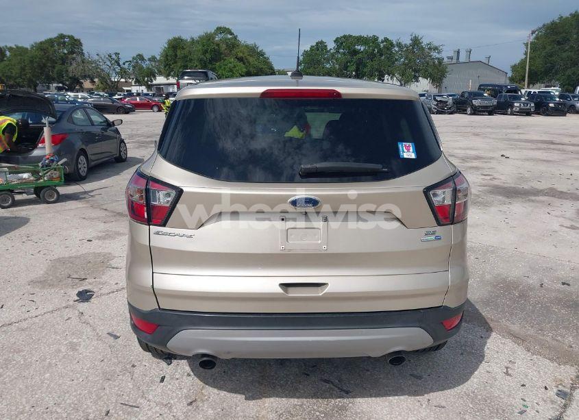 Photo 16 of 2017 Ford Escape SE (VIN 1FMCU9G9XHUF11239)