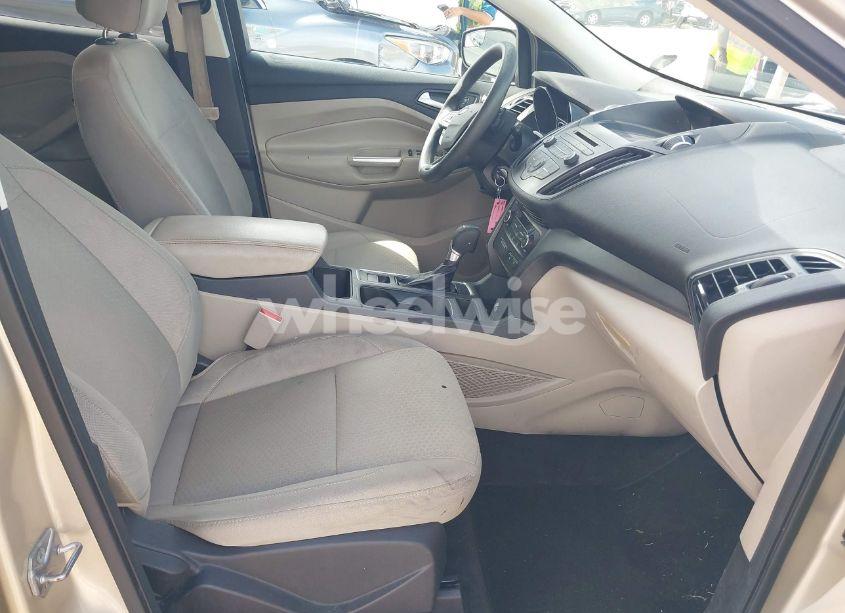 Photo 5 of 2017 Ford Escape SE (VIN 1FMCU9G9XHUF11239)