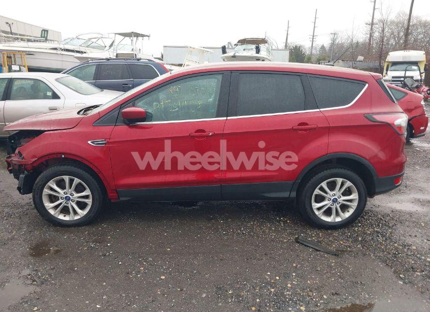 Photo 13 of 2017 Ford Escape SE (VIN 1FMCU9GD0HUA18027)