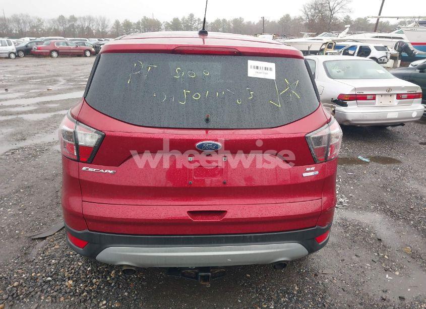 Photo 15 of 2017 Ford Escape SE (VIN 1FMCU9GD0HUA18027)
