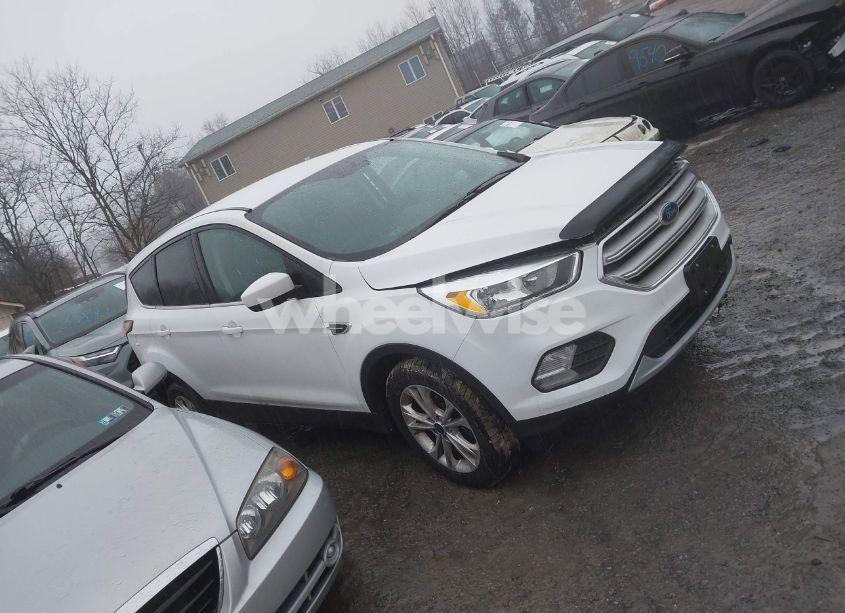 Photo 13 of 2017 Ford Escape SE (VIN 1FMCU9GD0HUA41243)