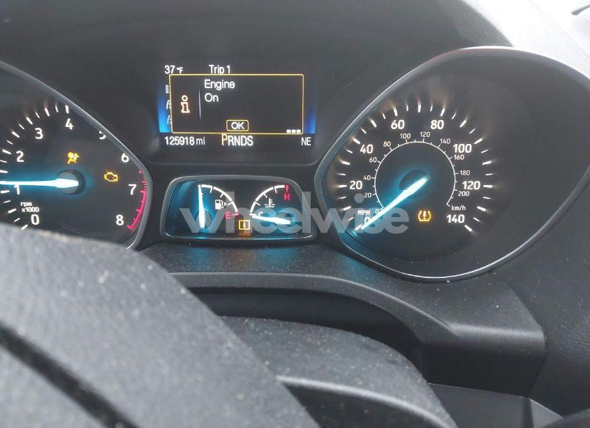 Photo 15 of 2017 Ford Escape SE (VIN 1FMCU9GD0HUA41243)