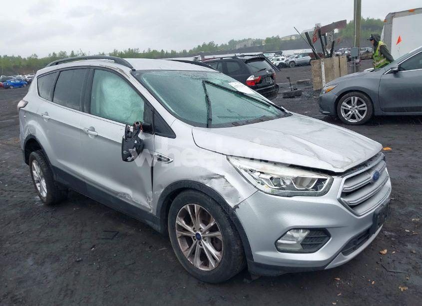 2017 Ford Escape SE (VIN 1FMCU9GD0HUA86621) main photo
