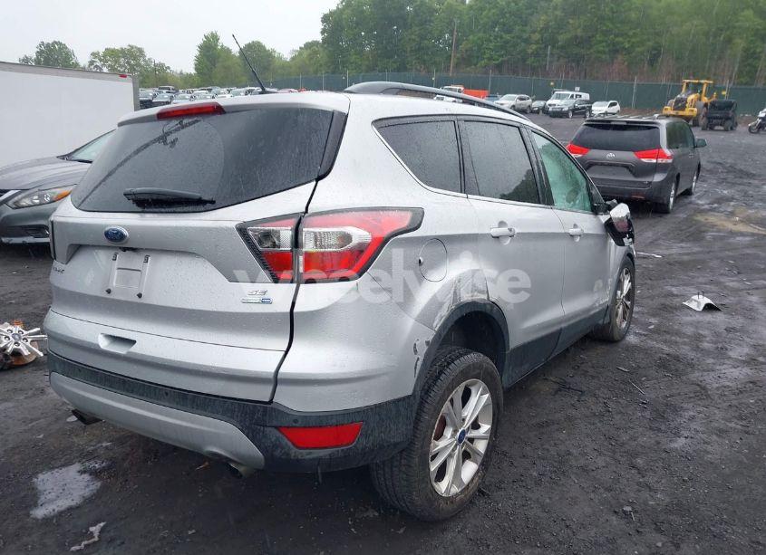 Photo 4 of 2017 Ford Escape SE (VIN 1FMCU9GD0HUA86621)