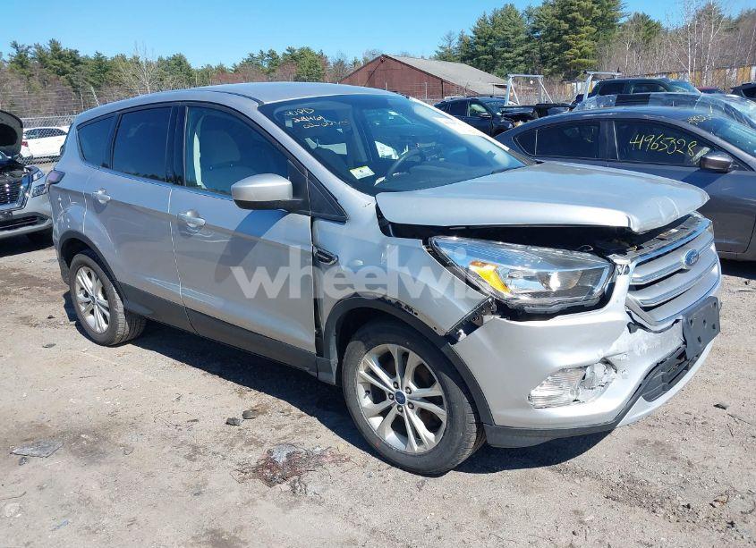 2017 Ford Escape SE (VIN 1FMCU9GD0HUB03322) main photo