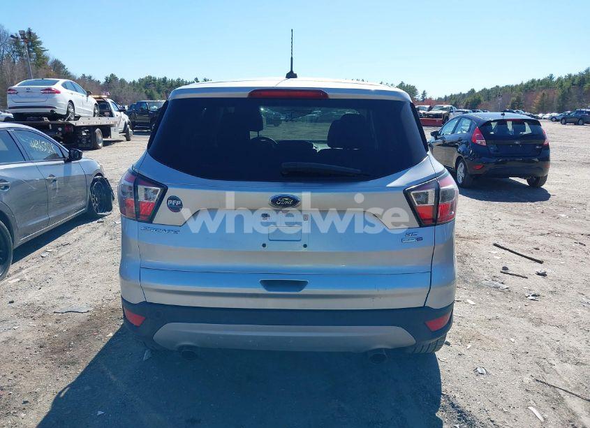 Photo 16 of 2017 Ford Escape SE (VIN 1FMCU9GD0HUB03322)