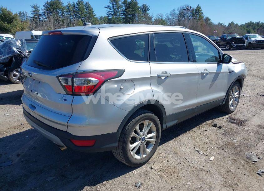 Photo 4 of 2017 Ford Escape SE (VIN 1FMCU9GD0HUB03322)