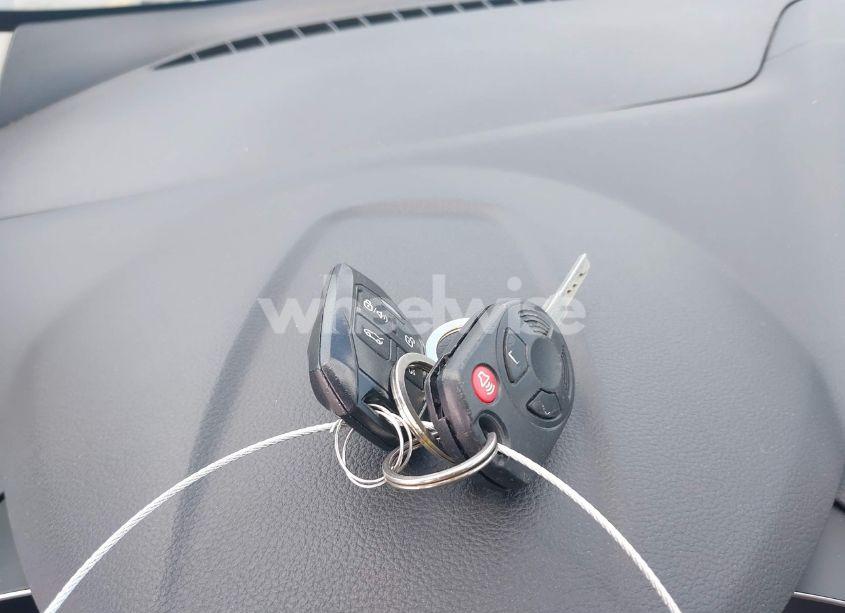 Photo 11 of 2017 Ford Escape SE (VIN 1FMCU9GD0HUB13350)