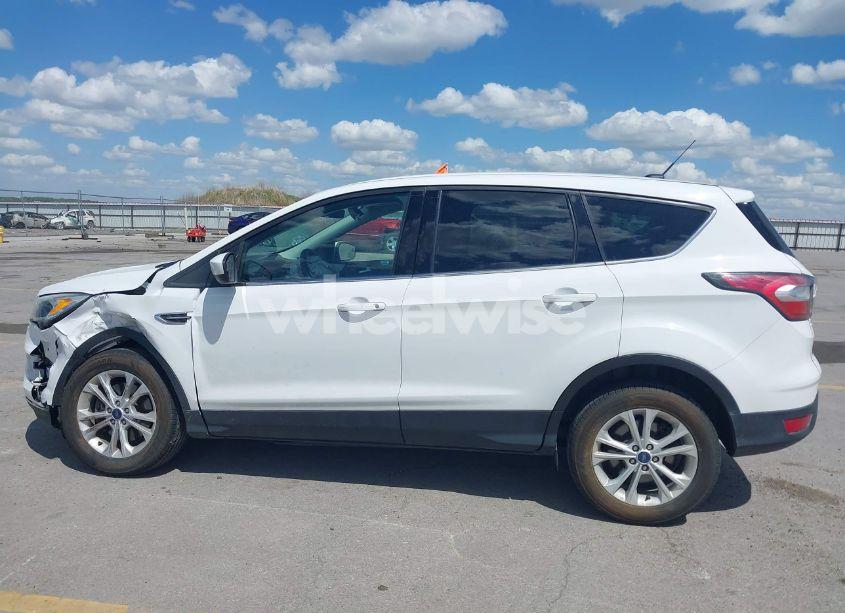 Photo 14 of 2017 Ford Escape SE (VIN 1FMCU9GD0HUB13350)