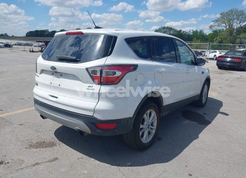 Photo 4 of 2017 Ford Escape SE (VIN 1FMCU9GD0HUB13350)