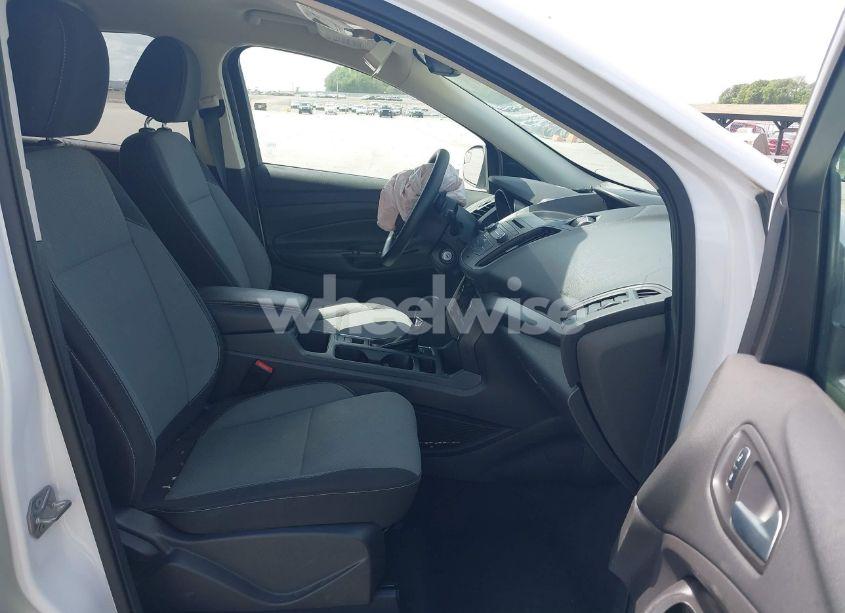 Photo 5 of 2017 Ford Escape SE (VIN 1FMCU9GD0HUB13350)