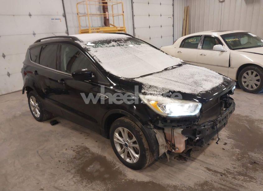 2017 Ford Escape SE (VIN 1FMCU9GD0HUB41326) main photo