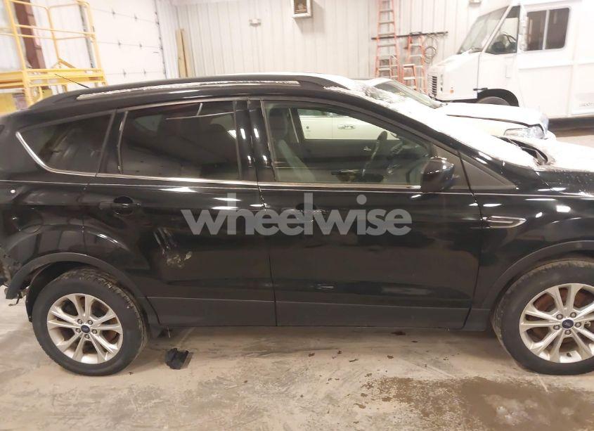 Photo 13 of 2017 Ford Escape SE (VIN 1FMCU9GD0HUB41326)