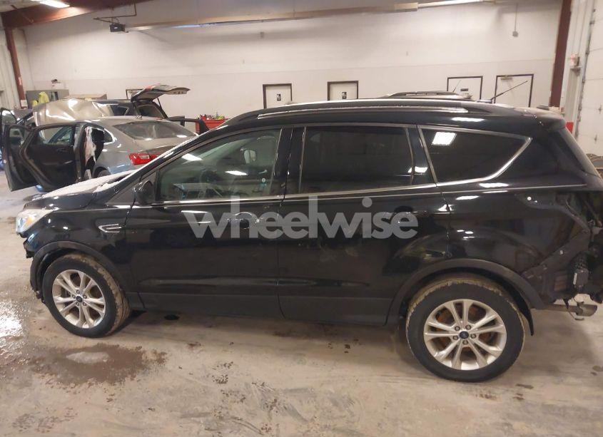 Photo 14 of 2017 Ford Escape SE (VIN 1FMCU9GD0HUB41326)