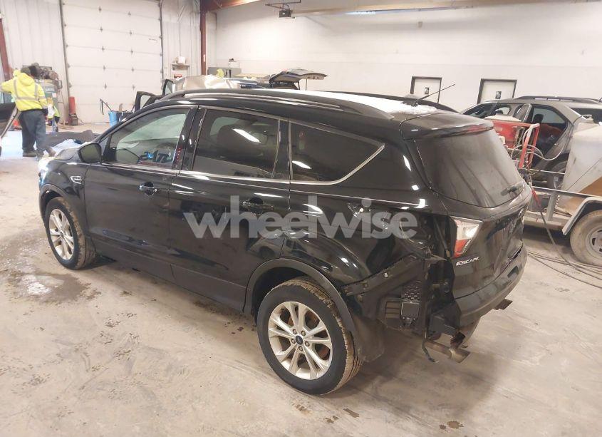 Photo 3 of 2017 Ford Escape SE (VIN 1FMCU9GD0HUB41326)