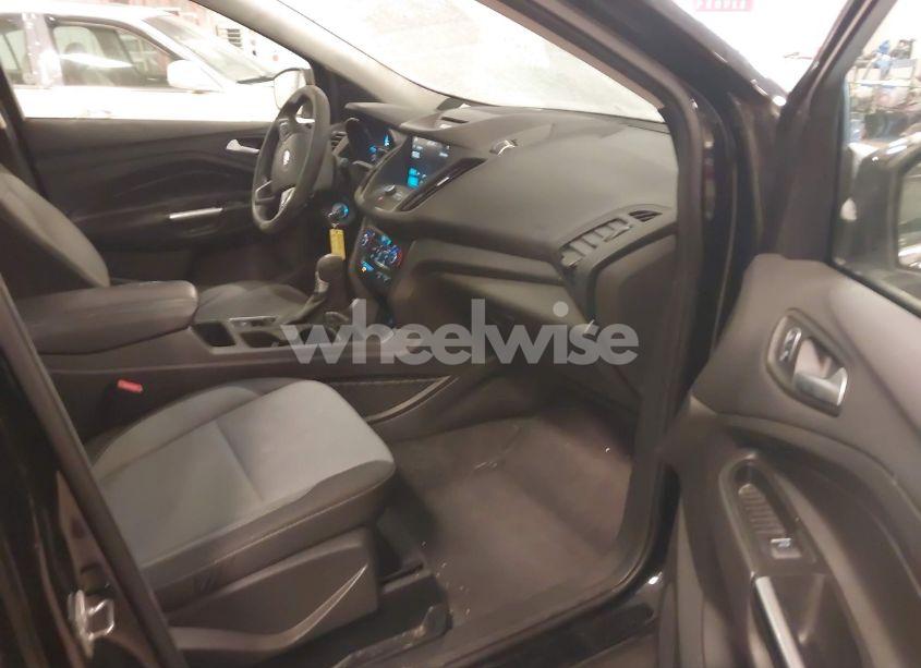 Photo 5 of 2017 Ford Escape SE (VIN 1FMCU9GD0HUB41326)