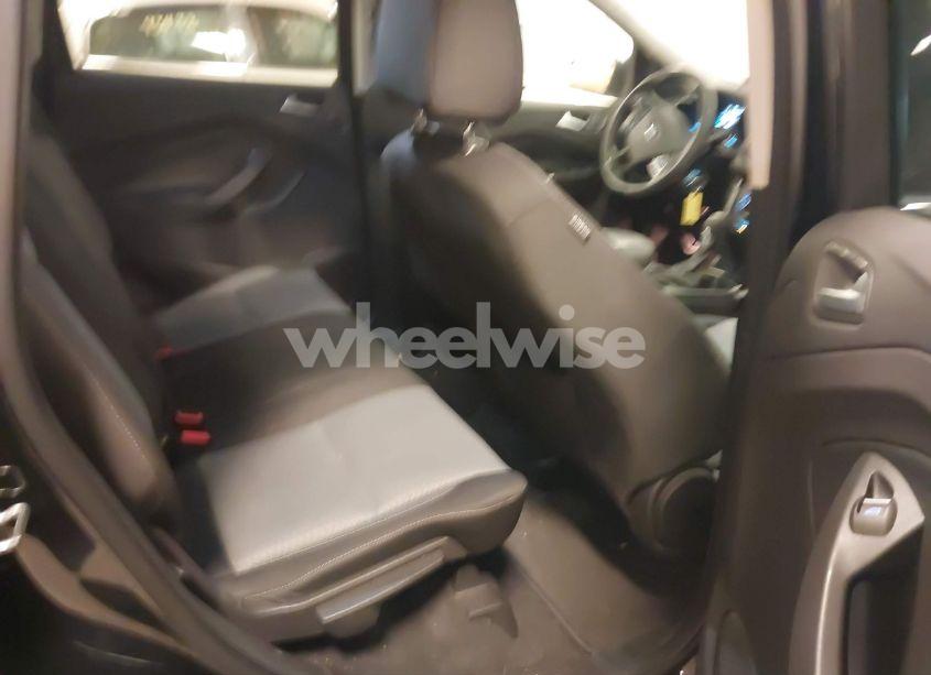 Photo 8 of 2017 Ford Escape SE (VIN 1FMCU9GD0HUB41326)