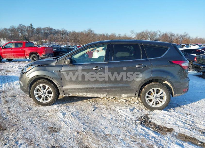 Photo 14 of 2017 Ford Escape SE (VIN 1FMCU9GD0HUB71734)