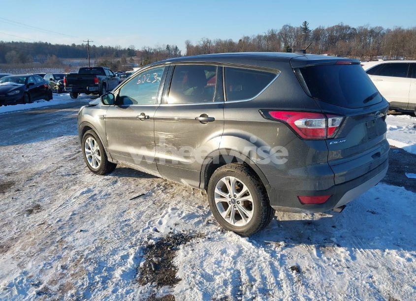 Photo 3 of 2017 Ford Escape SE (VIN 1FMCU9GD0HUB71734)