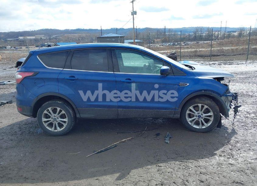 Photo 13 of 2017 Ford Escape SE (VIN 1FMCU9GD0HUC32743)