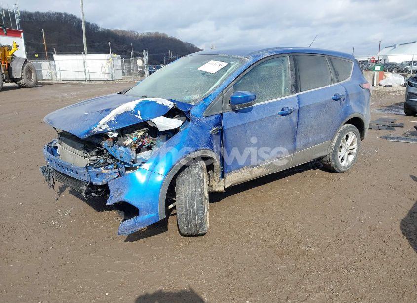 Photo 2 of 2017 Ford Escape SE (VIN 1FMCU9GD0HUC32743)