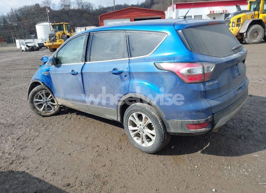 Photo 3 of 2017 Ford Escape SE (VIN 1FMCU9GD0HUC32743)