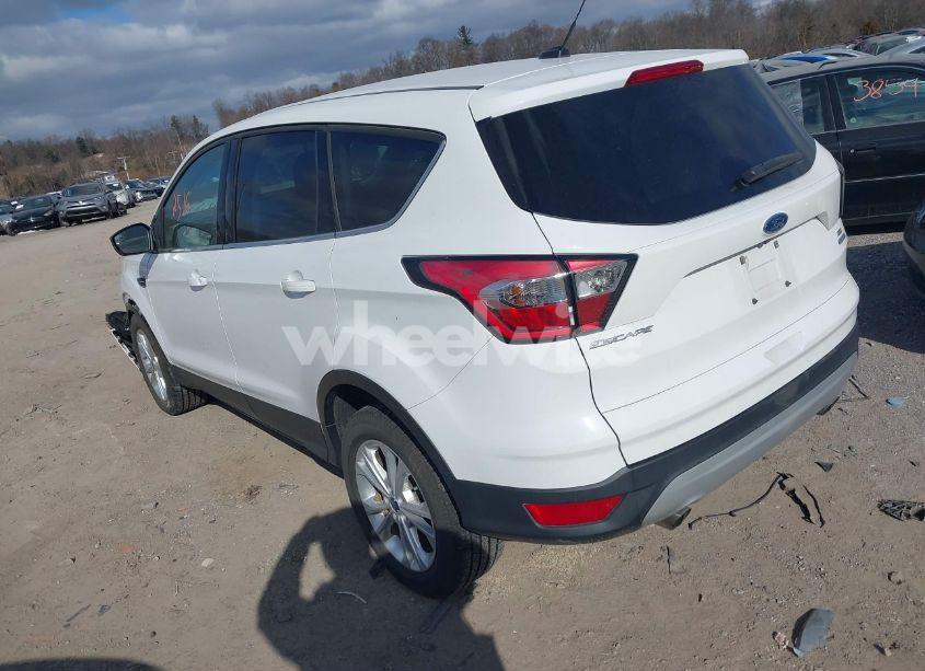 Photo 3 of 2017 Ford Escape SE (VIN 1FMCU9GD0HUC36663)