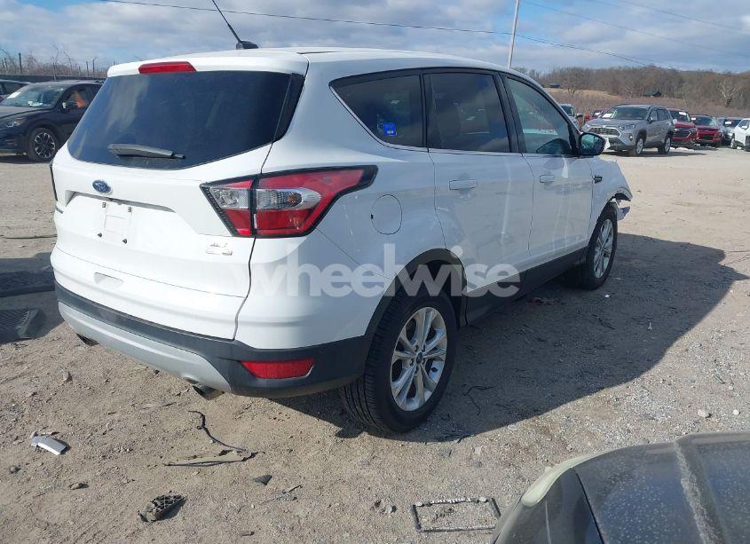 Photo 4 of 2017 Ford Escape SE (VIN 1FMCU9GD0HUC36663)