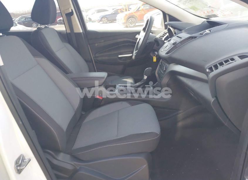 Photo 5 of 2017 Ford Escape SE (VIN 1FMCU9GD0HUC36663)