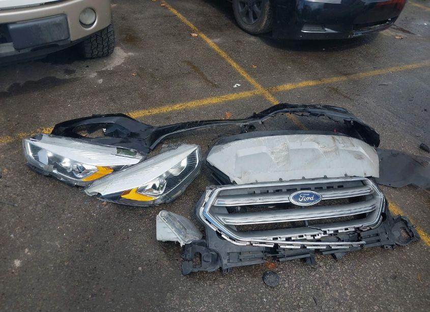 Photo 12 of 2017 Ford Escape SE (VIN 1FMCU9GD0HUC38154)