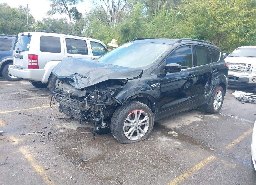 Photo 2 of 2017 Ford Escape SE (VIN 1FMCU9GD0HUC38154)