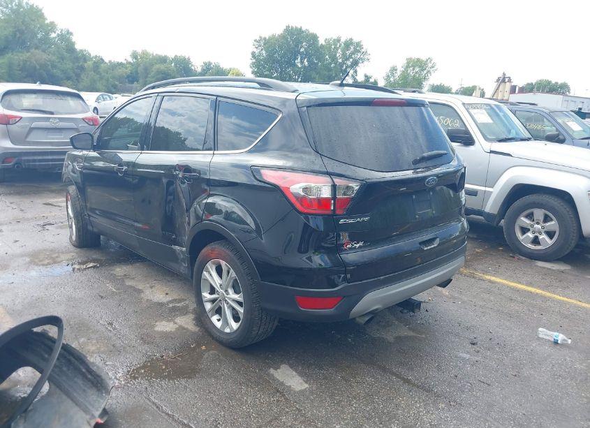 Photo 3 of 2017 Ford Escape SE (VIN 1FMCU9GD0HUC38154)